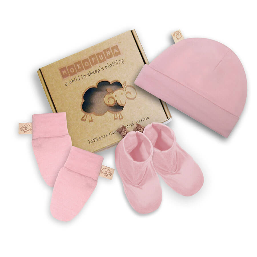 merino giftset including scratchmitts botties and a beanie in colour pink_magnolia