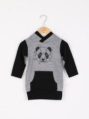 mokopuna merino sweatshirt with hood, pockets and long sleeves in size 4_mist panda